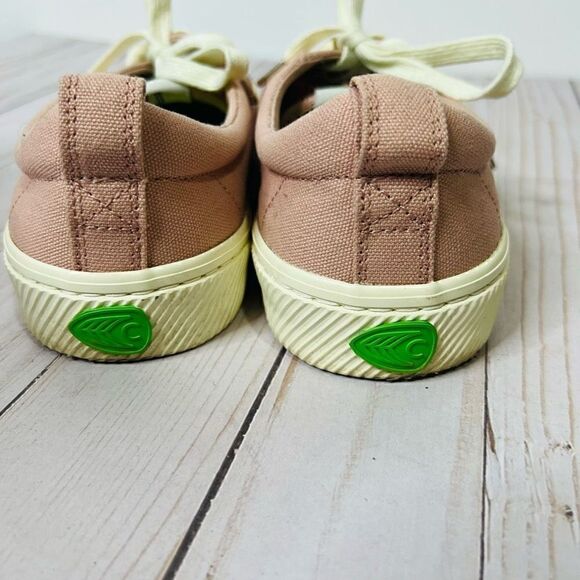 Cariuma Pink OCM Low Canvas Sneaker Shoes - Picture 7 of 9